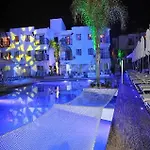 Tsokkos Holidays Aparthotel 3*