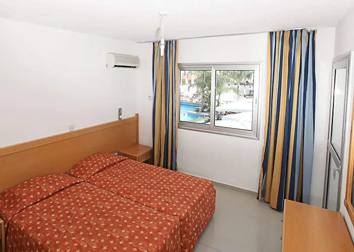 Tsokkos Holidays Aparthotel