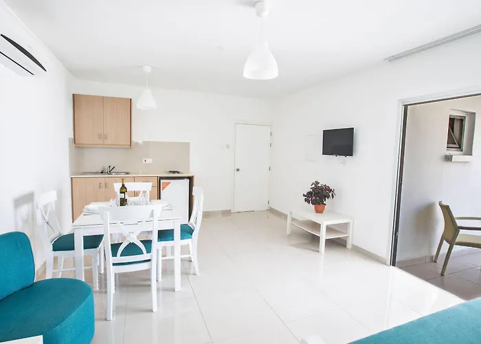 Aparthotel Tsokkos Holidays