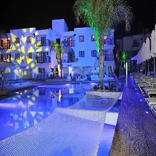 Tsokkos Holidays Hotel apartamentowy 3*
