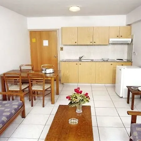 Tsokkos Holidays Aparthotel 2*